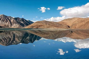 Amritsar to Leh Car Rentals Service